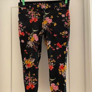 Old Navy black floral Pixie Pants size 14